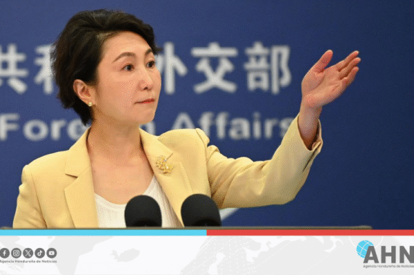 China pide a EEUU detener interferencia en Venezuela y retirar sanciones