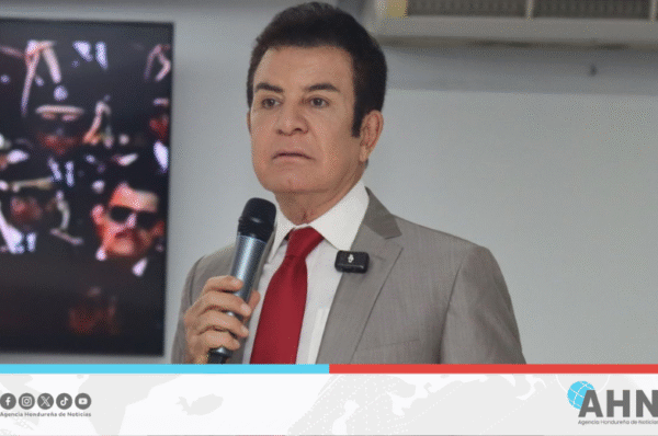 Salvador Nasralla: propuestas copiadas y promesas que rozan la fantasía