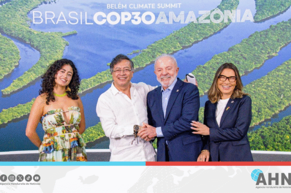 Presidente de Colombia lidera apertura de COP30 en Amazonía brasileña