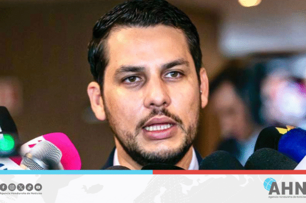 Secretario hondureño anuncia primera transacción de créditos de carbono en COP30