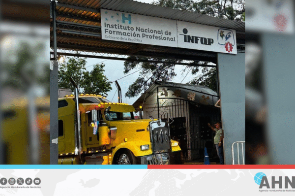 Fuerzas Armadas hondureñas trasladan material electoral a zona oriental