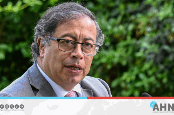 Presidente de Colombia llama a defender los pueblos de América