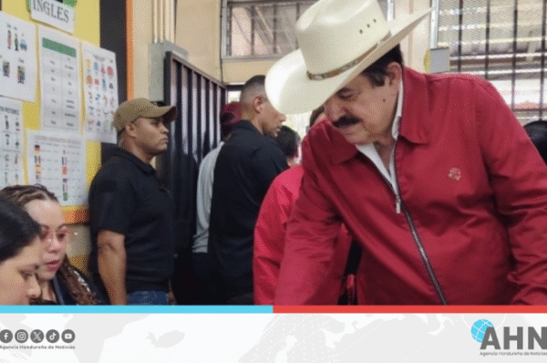 Expresidente Zelaya llama a defender proceso de refundación en elecciones generales