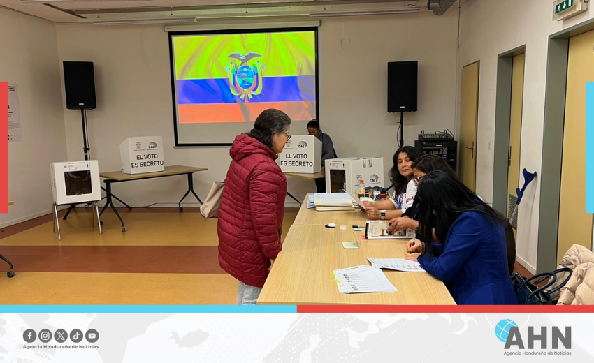 Ecuador inicia consulta popular sobre reformas legales y constitucionales