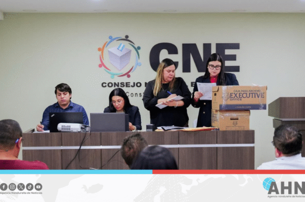 Consejo electoral hondureño adjudica transporte para traslado de maletas durante comicios generales