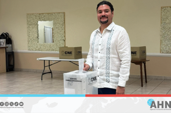 Canciller de Honduras ejerce sufragio en EEUU junto a miles de connacionales