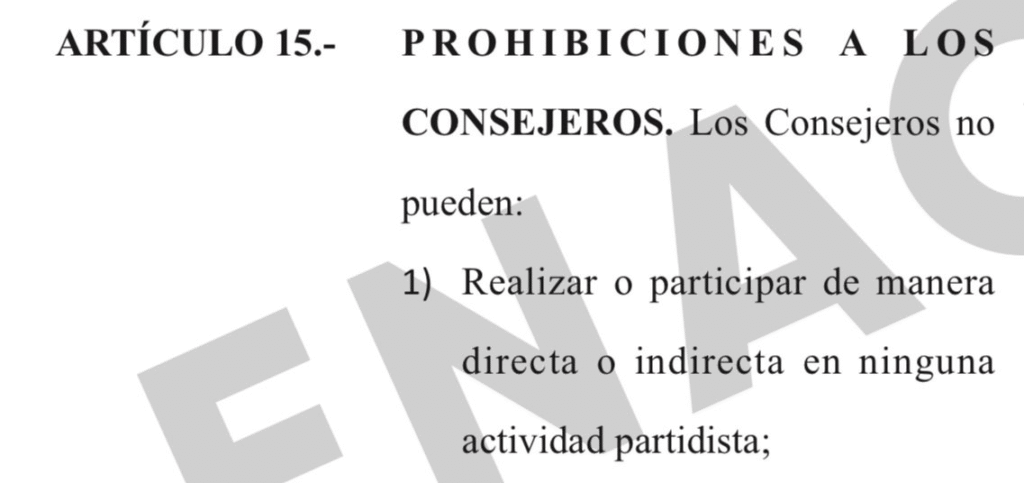 Consejera electoral hondureña incumple la ley al participar en mitin político.