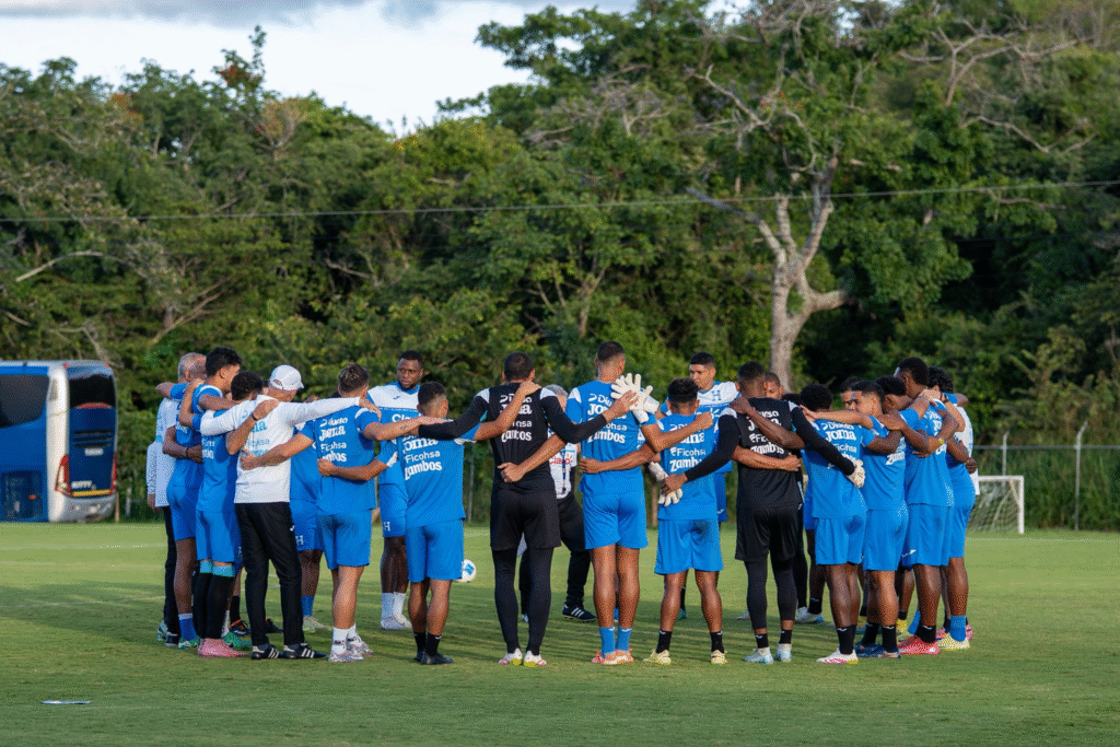 Rueda asegura compromiso total de Honduras para clasificar al Mundial 2026.
