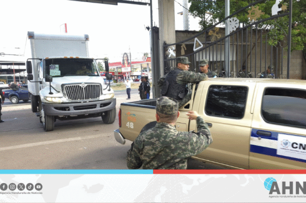 FFAA hondureñas realizan retorno seguro de material electoral