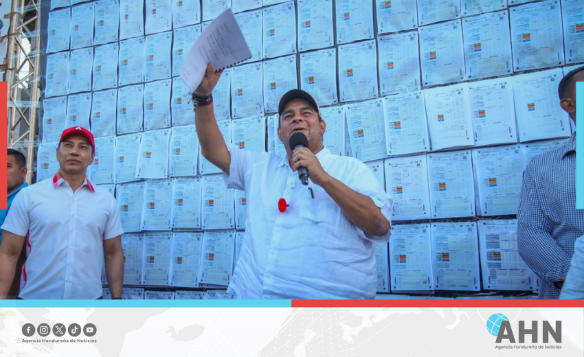 Alcalde de la Capital de Honduras mantiene vigilia para exigir conteo voto por voto