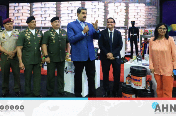Presidente Maduro ratifica contratos petroleros venezolanos y respaldo a inversionistas