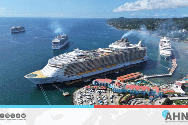 Roatán supera los 1,4 millones de visitantes de cruceros en 2025