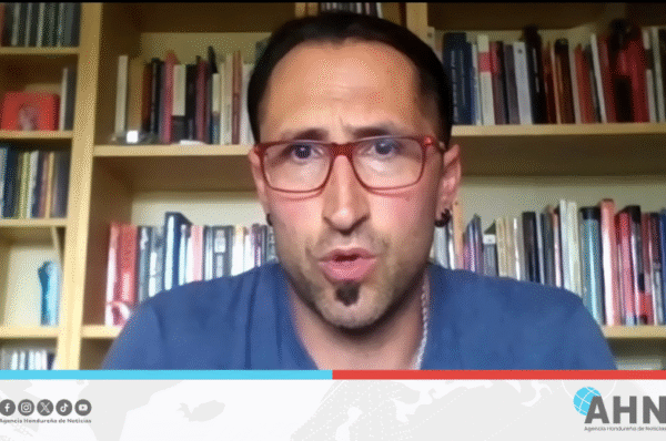 Analista internacional cuestiona silencio de organismos en recuento electoral hondureño