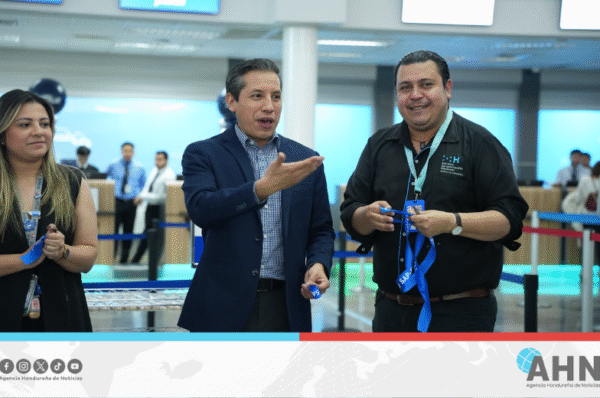 Inauguran ruta aérea directa entre EEUU y norte de Honduras
