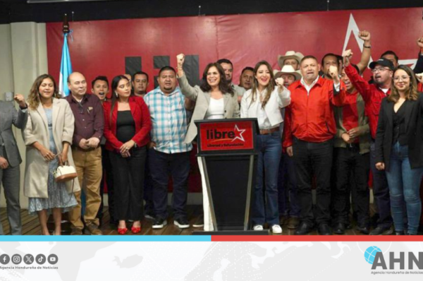 Partido Libre de Honduras descarta pactos con el bipartidismo y exige conteo total de votos